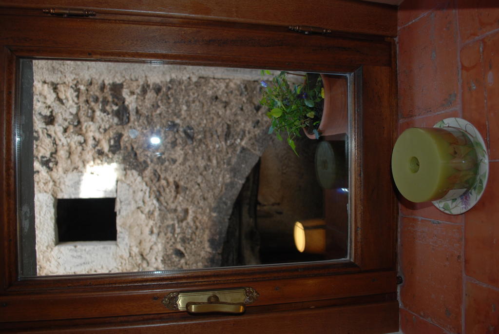 La Bifora E Le Lune Vico Sotto Gli Archi 5 Santo Stefano Di Sessanio Exterior foto